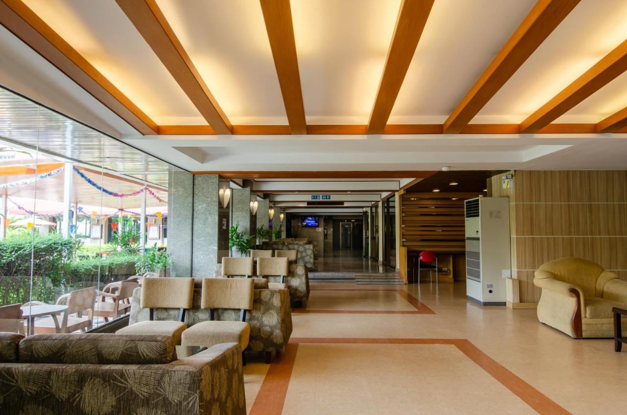 Grand Tara Garden Thai Hotel Bangkok Exterior foto